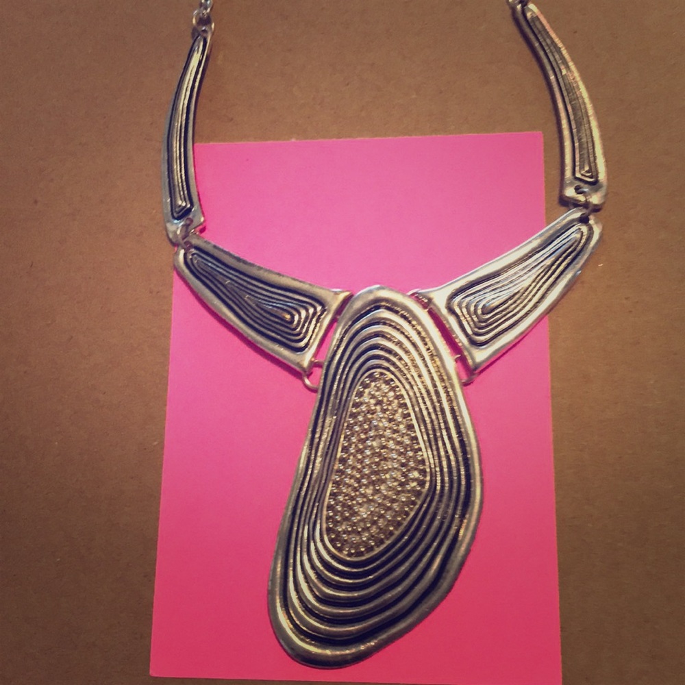 Statement necklace